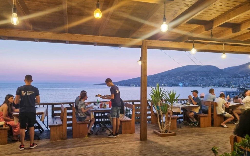 Rritja e cmimeve 10-15 per qind ne baret dhe restorantet e Jugut ul konsumin